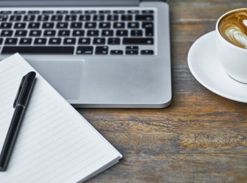 laptop-coffee-start-a-blog